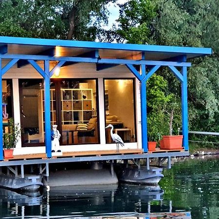 브라티슬라바 Hausboat "Zivot Na Vode" 아파트 외부 사진